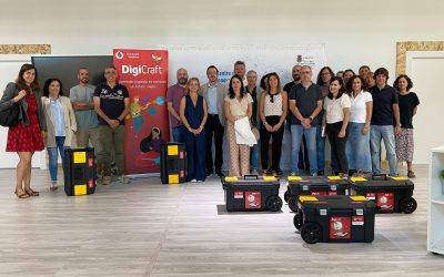 Fundación Vodafone y la Consejería de Educación hacen entrega de kits DigiCraft a centros educativos cántabros