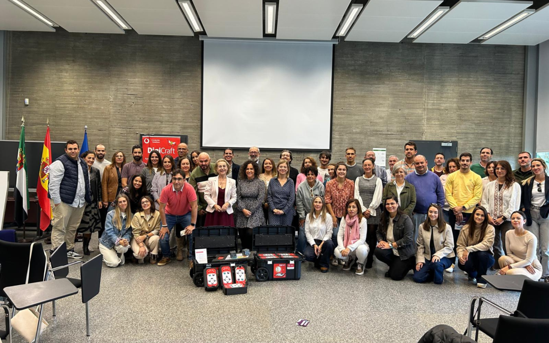Fundación Vodafone y la Consejería de Educación hacen entrega de Kits DigiCraft a 25 centros educativos extremeños